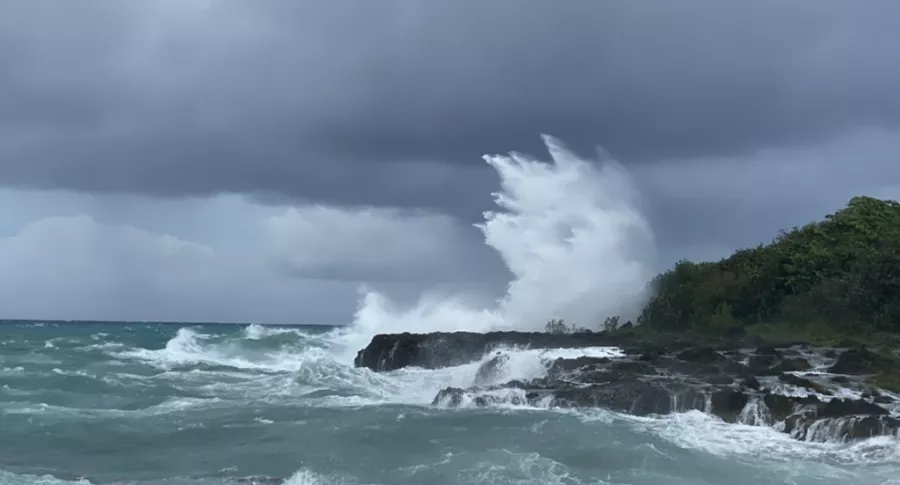 San Andrés, a la espera del huracán Eta, que podría golpear la isla fuerte