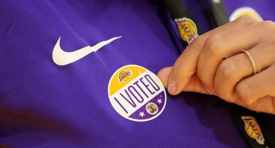 Lakers invitan a votar en elecciones de Estados Unidos