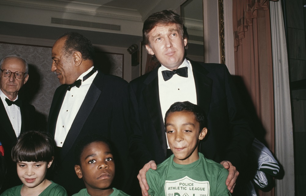 Donald Trump, como empresario, en la Cena de Gala Anual de la Liga Atlética de la Policía, celebrada en el Hotel Plaza de la ciudad de Nueva York, en febrero de 1989 / Getty Images.