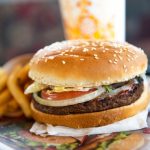 Burger King pide a sus clientes que le compren a la competencia