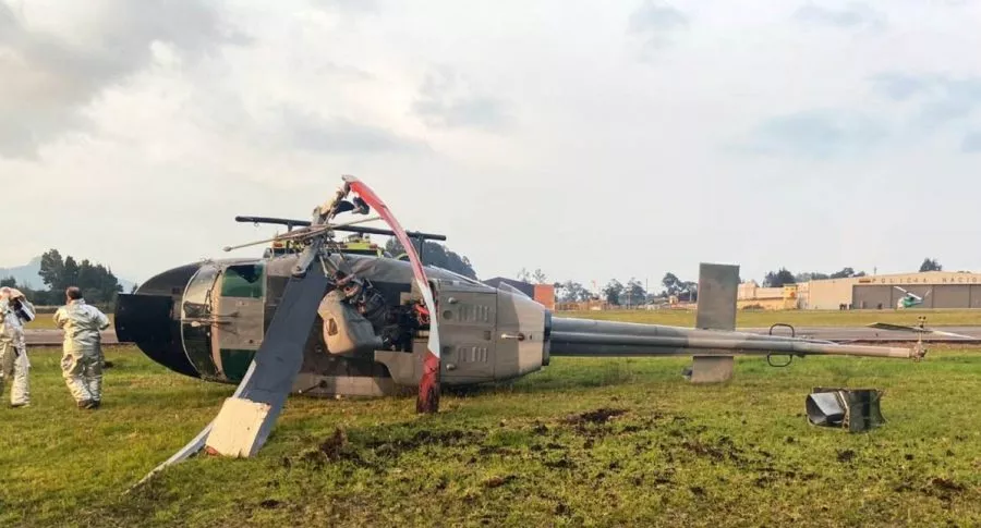 Helicóptero de la Armada Nacional que se accidentó en Guaymaral, norte de Bogotá.
