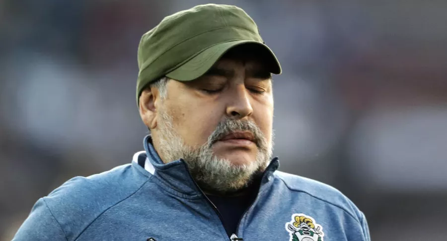Maradona seguirá hospitalizado por "episodios de confusión".