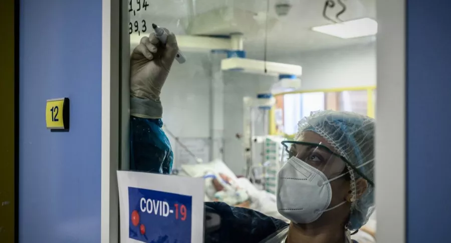Imagen que ilustra casos, muertes y recuperados de coronavirus para este 6 de noviembre en Colombia