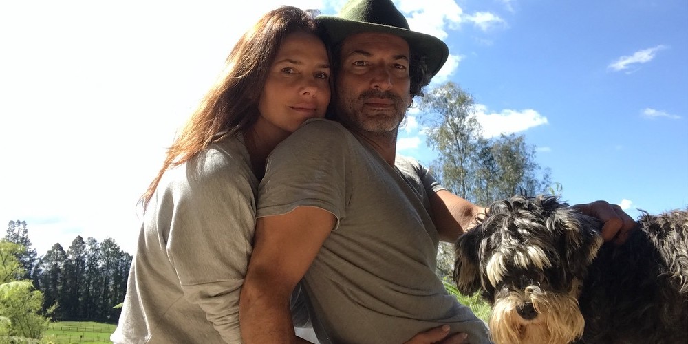 Foto de Paola Turbay y su esposo Alejandro Estrada, quienes llevan 28 años de relación