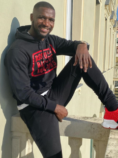 Cristian Zapata, futbolista colombiano que fue diagnosticado con COVID-19.