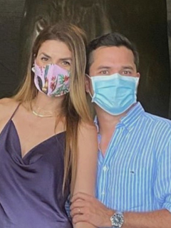 Siad Char, que tiene coronavirus, en una foto con su esposo Luis Carlos Vélez.