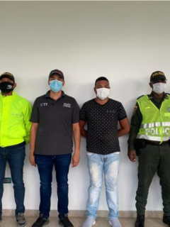 Alias 'Tigre' tras su captura por miembros de la Policía Nacional y la Fiscalía General.