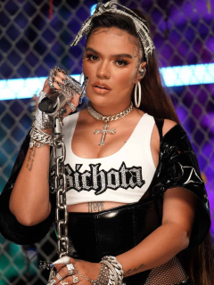 Foto de Karol G, quien se ganó 2 MTV EMA