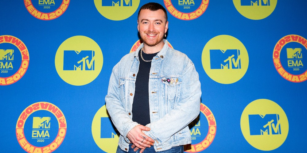 Sam Smith en la alfombra de los MTV EMA 2020
