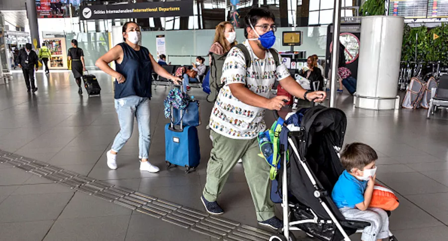 Colombia restringiría ingreso de viajeros de 7 países.
