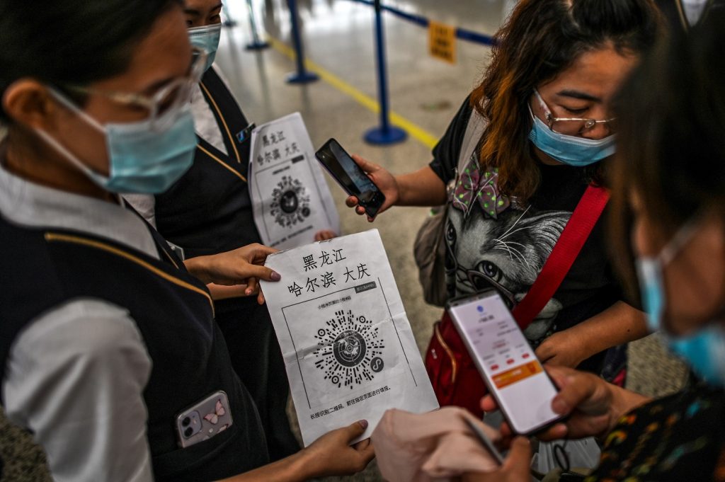 Códigos asignados a viajeros que ingresan a China / AFP