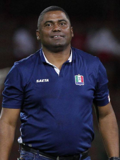 Hubert Bodhert, técnico del Once Caldas, fue hospitalizado por coronavirus.
