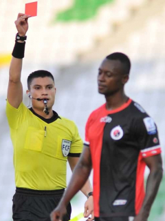 Jugadores del Cúcuta en partido de la liga, equipo que podría jugar sin importar que se haya ordenado su liquidación