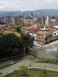Imagen de Medellín, que tendrá toque de queda y ley seca en este puente festivo