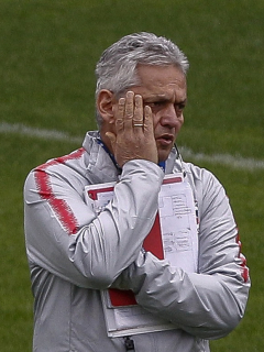 Reinaldo Rueda, cuyas críticas al Inter de Milán fueron rechazadas por ese equipo, aparece durante un entrenamiento de la selección de Chile en Sao Paulo, Brasil, el 5 de julio de 2019.