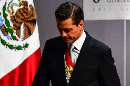 Enrique Peña Nieto, que acaba de ser acusado por la Fiscalía de México en medio del escándalo de la multinacional corruptora brasileña Odebrecht, aparece después de su último mensaje sobre el Estado de la Nación, en el Palacio Nacional de la Ciudad de México el 3 de septiembre de 2018.