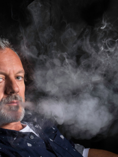 Científicos señalan que utilizar cigarrillo electrónico puede aumentar el riesgo de padecer enfermedades respiratorias.