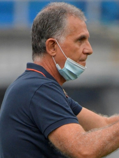 Carlos Queiroz y Óscar Washington Tabárez, técnico de Uruguay que había advertido que sabía cómo controlar a Colombia
