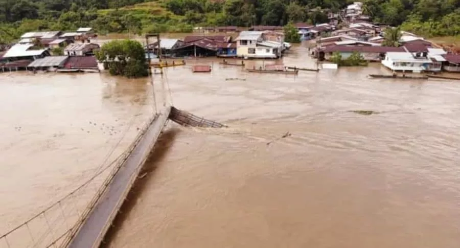 Fuerte inundación en el municipio de Lloró, Chocó, debido a las fuertes lluvias.