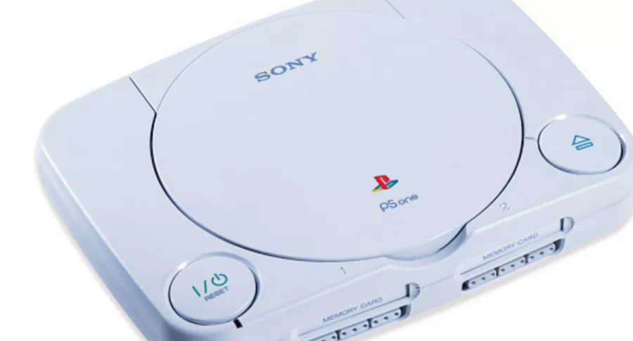Consola PlayStation 1 de Sony, la cual sigue dando sorpresas, incluso a 26 años de su lanzamiento.