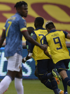 Eliminatorias: Camilo Vargas se golpea antes de Ecuador-Colombia. Foto del partido.