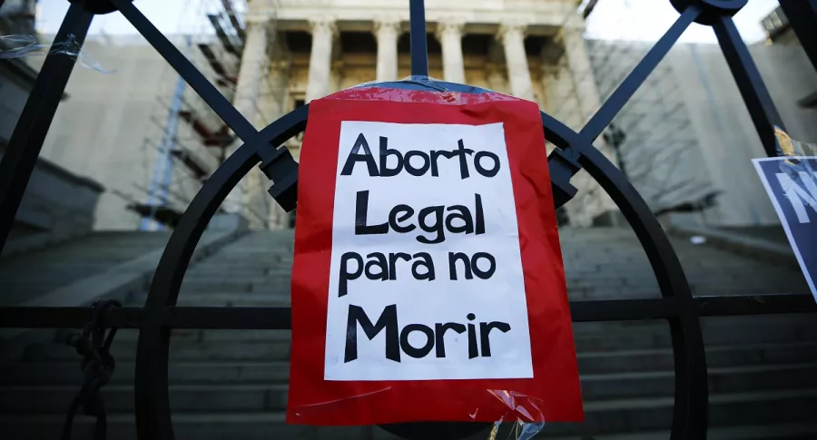 Presidente de Argentina busca legalizar el aborto