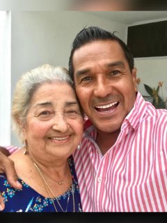 Foto de Ruth Agudelo y Checo Acosta, a propósito de la muerte de ella.