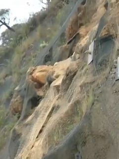 Vía a La Calera seguirá cerrada por culpa de rocas gigantes