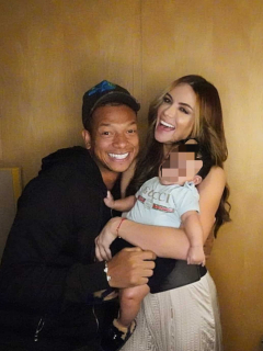 Foto de Fredy Guarín, Sara Uribe y Jacobo Guarín, a propósito del parecido entre padre e hijo.