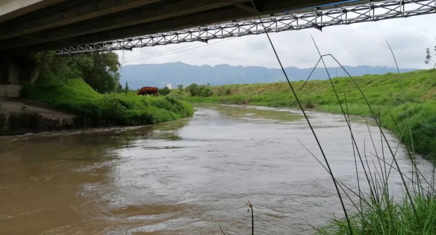Río Bogotá, que tiene en alerta a varios municipios de Cundinamarca por el aumento de su caudal