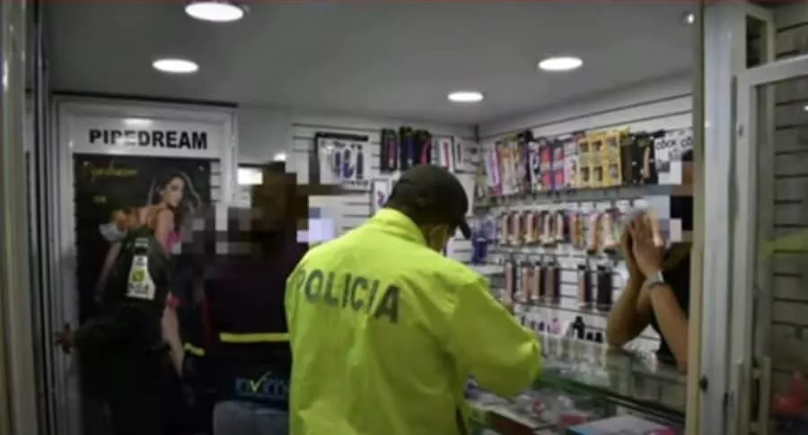 Policía cerró ‘sex shop’ que vendía menjurjes, en Medellín