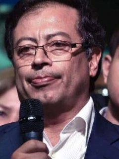 'Iván Márquez' y Gustavo Petro, senador que dice que la Fiscalía le tendió trampa al exjefe guerrillero