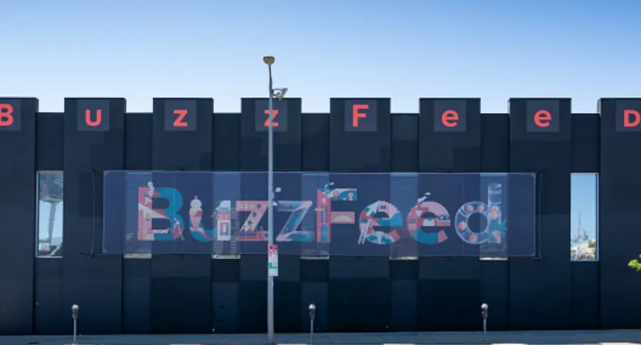 Buzzfeed hizo un acuerdo comercial para la adquisición del Huffpost.,