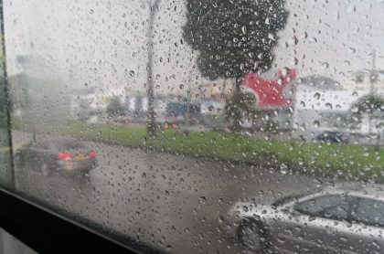 Usuarios de Transmilenio reportaron las lluvias desde los buses. Estas se extendieron hasta la calle 154 / Pulzo.