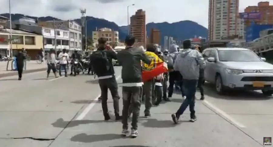 Bloqueos en Transmilenio y carros en el comienzo de marchas de Bogotá