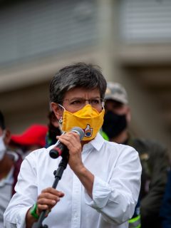 La alcaldesa Claudia López durante las movilizaciones de la minga Indigena en Bogotá.