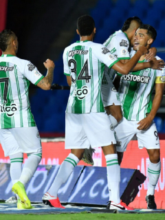 Jefferson Duque, de Nacional, celebra después de anotar el primer gol de su equipo contra América, durante partido por cuartos de final ida de la Liga BetPlay 2020, jornada de la cual ya se tienen todos los resultados.