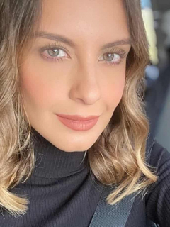 Selfi de Laura Acuña, ilustra nota sobre celebración del cumpleaños de su hija Helena con 'Paw Patrol'.