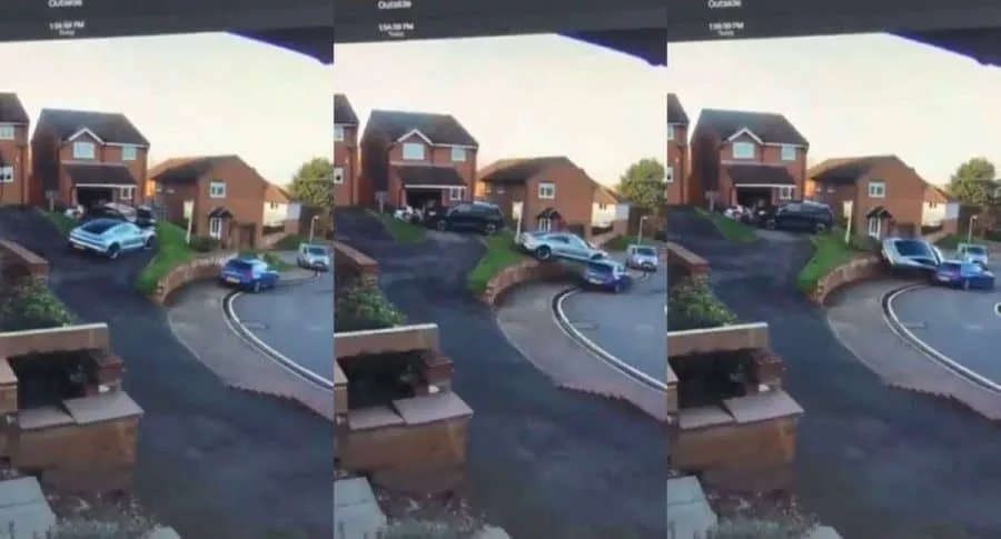 Capturas de pantalla de Porsche termina de otro carro tratando de parquear