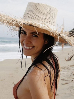Paulina Vega con su novio en México