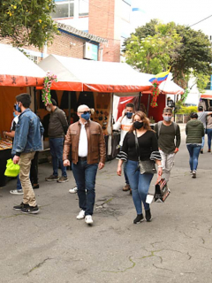 Colombianos en las calles.