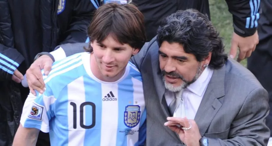 Diego Maradona y Lionel Messi, quien publicó un emotivo mensaje luego de la muerte del 10
