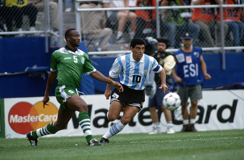 Después del partido ante Nigeria, que Argentina ganó 2-1, el análisis arrojó la presencia de efedrina en la orina de Maradona / Getty Images.