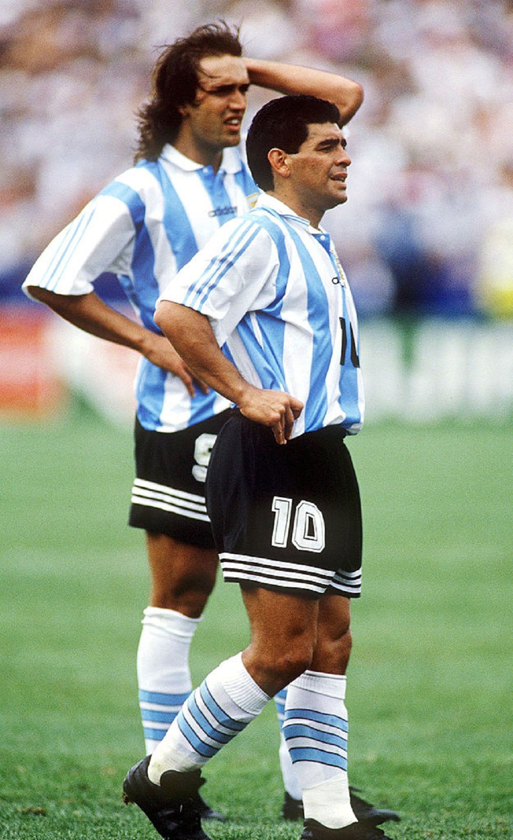 Fueron muchos los mitos que se tejieron alrededor del dopaje de Maradona. Incluso, se dijo que el presidente de la AFA, Julio Grondona, lo entregó a la FIFA / Getty Images.