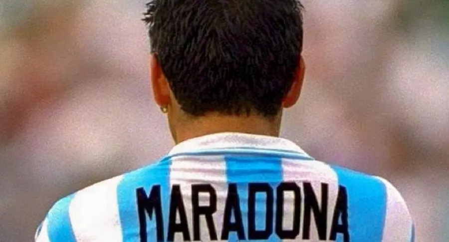 Subastan la camiseta que utilizó Diego Maradona con Argentina ante Bélgica por la fase de grupos del Mundial España 1982. 