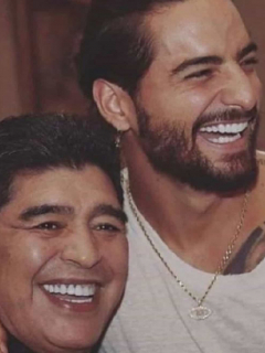 Maluma publicó una foto con Maradona en su Instagram.