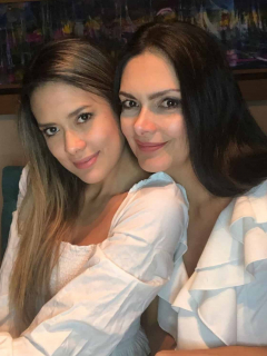 Foto de Marcela Posada y Nataly Arbeláez, quienes subieron foto en bikini