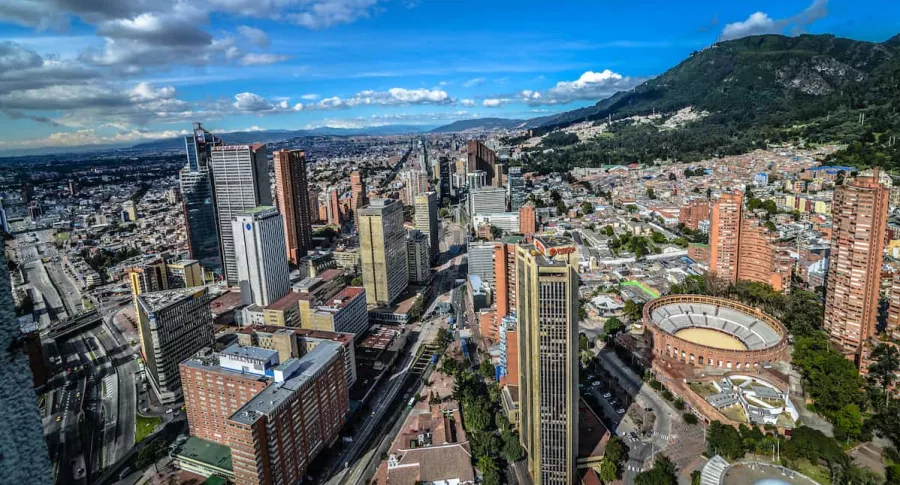 Vista aérea de Bogotá para ilustrar nota sobre barrios más caros de Colombia y Latinoamérica