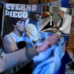 Por fotos de Maradona muerto, dueño de funeraria lloró y dijo qué hacía Diego Molina