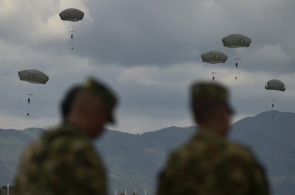 Militares del Ejército ilustra nota sobre presunto suicidio de un capitán del Ejército, en el Valle del Cauca